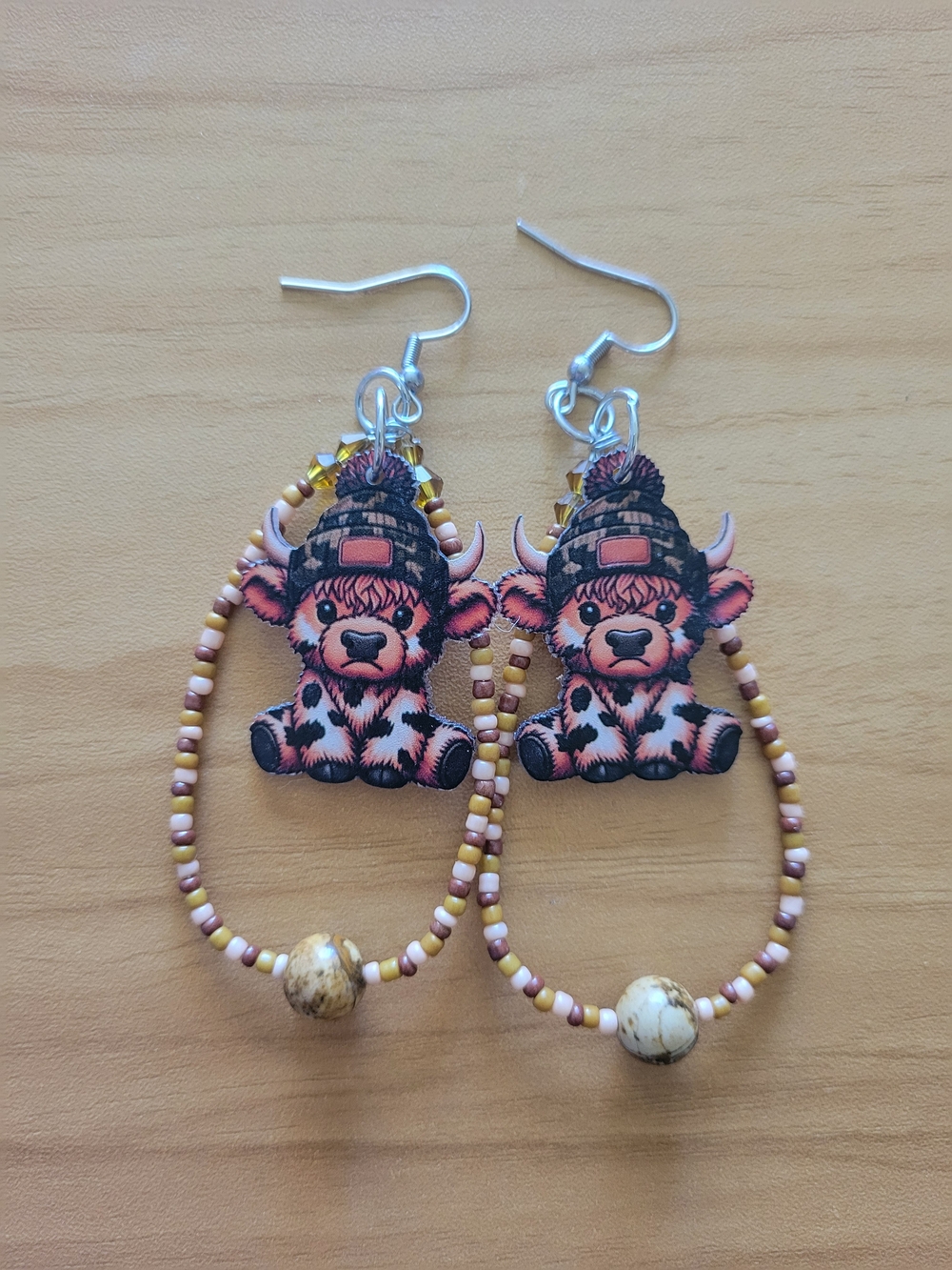 🧋NEW🧋Hand Crafted Pink & Tan Highland Cow Beaded Hoop Earrings